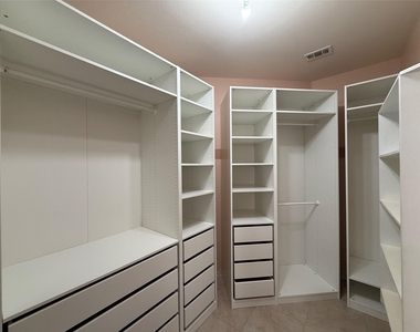 1032 Dyer Crossing Way - Photo Thumbnail 13