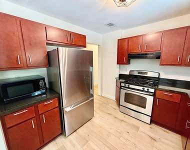 7608 Tisdale Dr - Photo Thumbnail 4