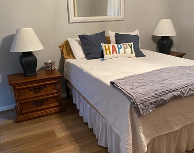 209 Crest Dr - Photo Thumbnail 9