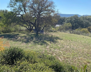 209 Crest Dr - Photo Thumbnail 4