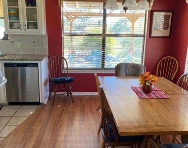 209 Crest Dr - Photo Thumbnail 14