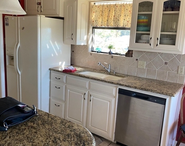 209 Crest Dr - Photo Thumbnail 15