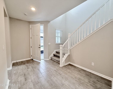 878 Cedar Slough Drive - Photo Thumbnail 4