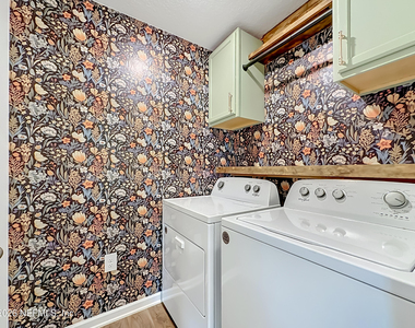 2239 Wagon Lane - Photo Thumbnail 27