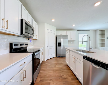 2239 Wagon Lane - Photo Thumbnail 6