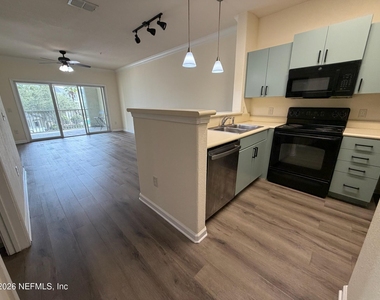 8290 Gate Parkway - Photo Thumbnail 11