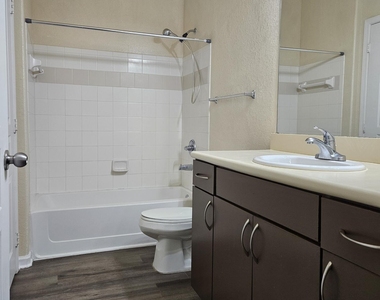 8290 Gate Parkway - Photo Thumbnail 18