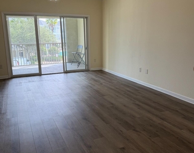 8290 Gate Parkway - Photo Thumbnail 12