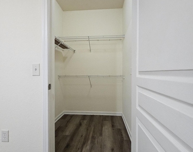 8290 Gate Parkway - Photo Thumbnail 13