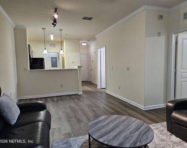 8290 Gate Parkway - Photo Thumbnail 10