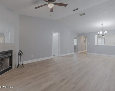 2131 Sea Hawk Drive - Photo Thumbnail 9