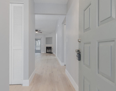 2131 Sea Hawk Drive - Photo Thumbnail 2