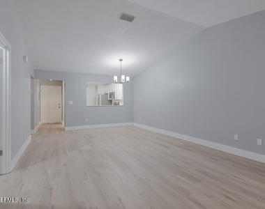 2131 Sea Hawk Drive - Photo Thumbnail 11