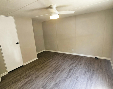 231 Lakeview Court - Photo Thumbnail 5