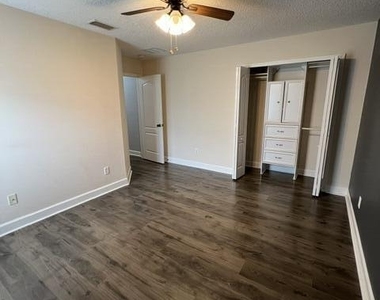 200 Joseph Lake Court - Photo Thumbnail 27