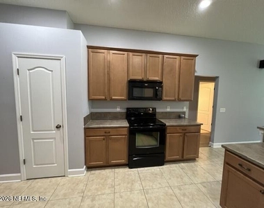 200 Joseph Lake Court - Photo Thumbnail 7