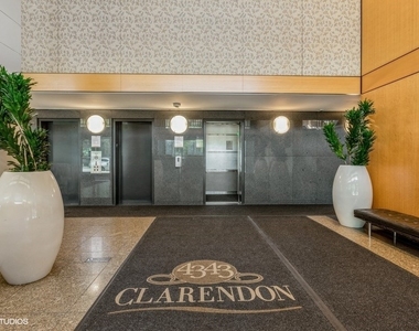 4343 N Clarendon Avenue - Photo Thumbnail 10