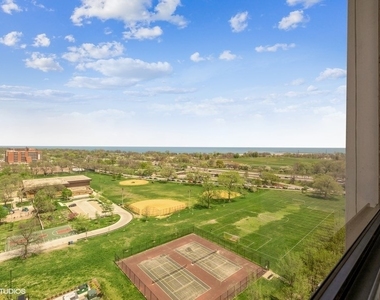 4343 N Clarendon Avenue - Photo Thumbnail 2