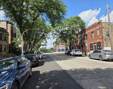 3726 N Racine Avenue - Photo Thumbnail 5