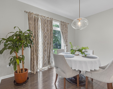 16w674 Hawthorne Court - Photo Thumbnail 6