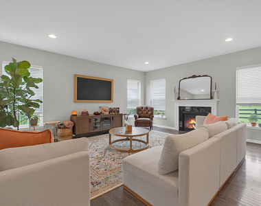 16w674 Hawthorne Court - Photo Thumbnail 3
