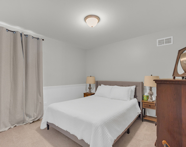 16w674 Hawthorne Court - Photo Thumbnail 19