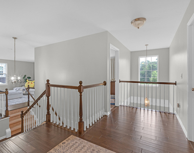 16w674 Hawthorne Court - Photo Thumbnail 13