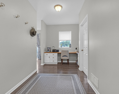 16w674 Hawthorne Court - Photo Thumbnail 9