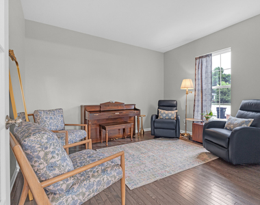 16w674 Hawthorne Court - Photo Thumbnail 1