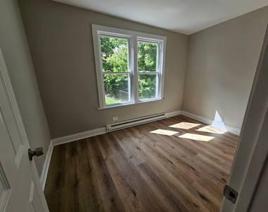 11320 S Edbrooke Avenue - Photo Thumbnail 11