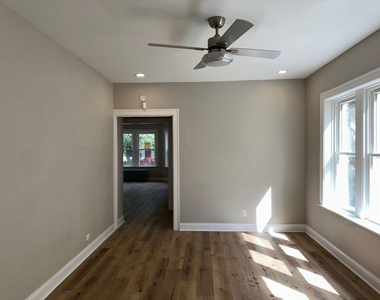 11320 S Edbrooke Avenue - Photo Thumbnail 2