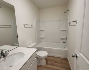 2227 Horseshoe Circle - Photo Thumbnail 20