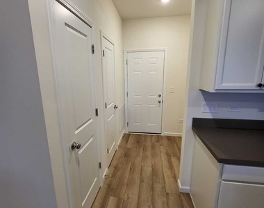 2227 Horseshoe Circle - Photo Thumbnail 8