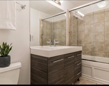400 W Ontario Street - Photo Thumbnail 6
