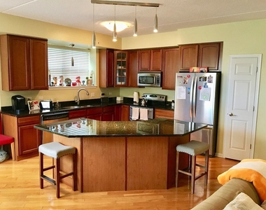 77 N Quentin Road - Photo Thumbnail 3