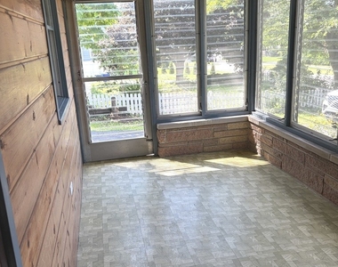 714 Michigan Street - Photo Thumbnail 4