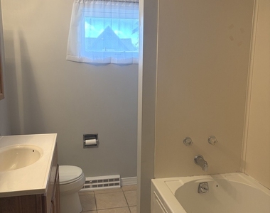 714 Michigan Street - Photo Thumbnail 7