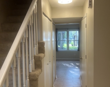 2464 Devonshire Court - Photo Thumbnail 2