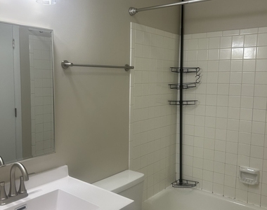 2464 Devonshire Court - Photo Thumbnail 12