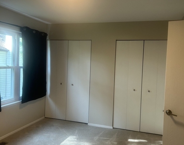 2464 Devonshire Court - Photo Thumbnail 11