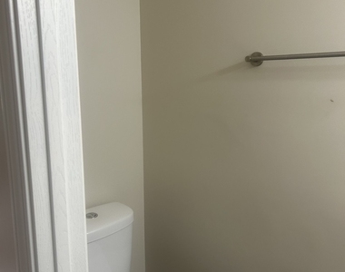 2464 Devonshire Court - Photo Thumbnail 5