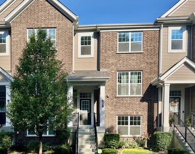 828 Center Street - Photo Thumbnail 1