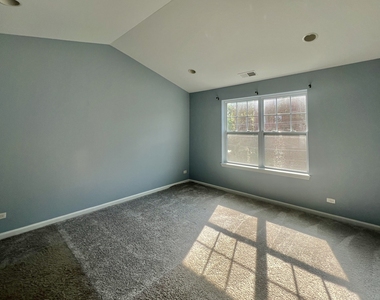 828 Center Street - Photo Thumbnail 11