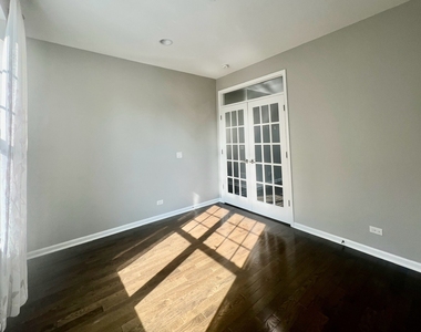 828 Center Street - Photo Thumbnail 9