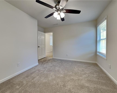 863 Langley View Court - Photo Thumbnail 13
