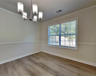 863 Langley View Court - Photo Thumbnail 5