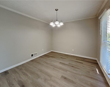 3867 Buckland Drive Sw - Photo Thumbnail 6