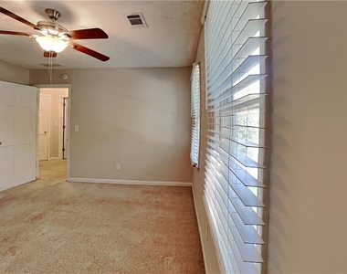3867 Buckland Drive Sw - Photo Thumbnail 10