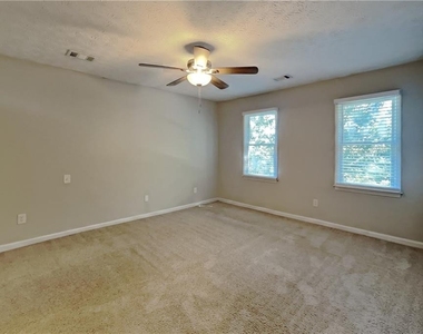 3867 Buckland Drive Sw - Photo Thumbnail 8