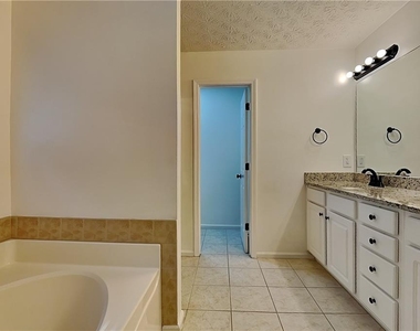 3194 Watson Meadow Lane - Photo Thumbnail 9